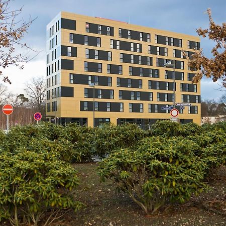 Meininger Hotel Frankfurt Main / Airport Frankfurt am Main Exterior photo